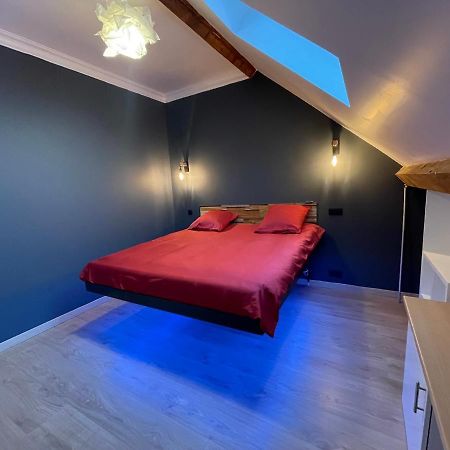 דירות אוברז'נוויל Loft Sous Combles מראה חיצוני תמונה