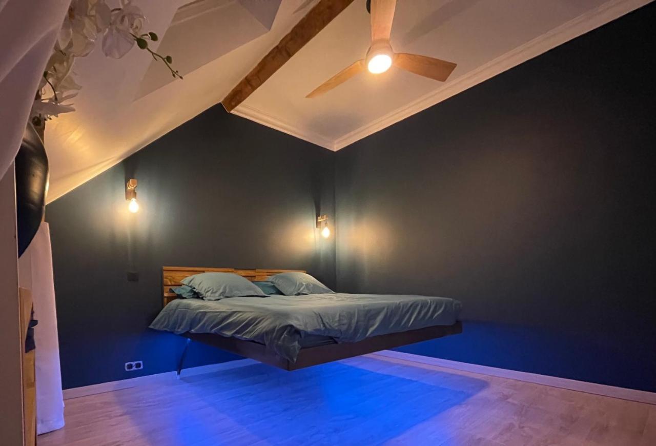 דירות אוברז'נוויל Loft Sous Combles מראה חיצוני תמונה